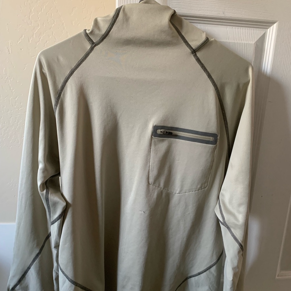 Patagonia Long Sleeve Hooded Base Layer - Men’s Small